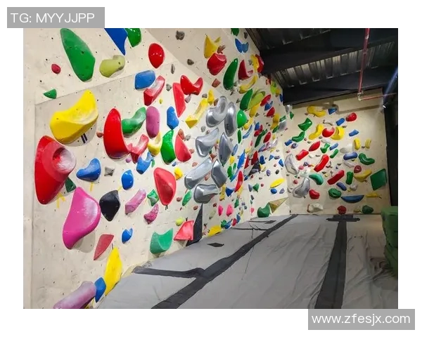 重庆攀岩队与武汉攀岩队赛后复盘力量对决的精彩瞬间与战术分析